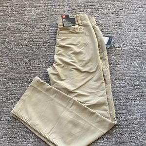 Under Armour khaki golf pants, 30-30 NWT